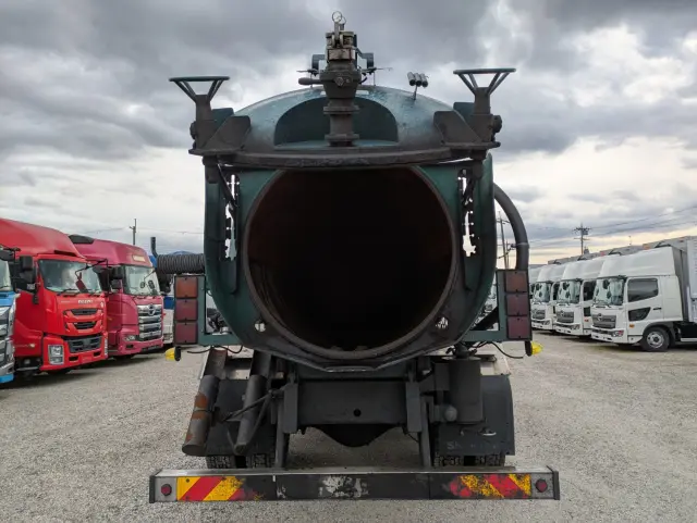 いすゞ ギガ 2KG-CVR60C(2WD)の写真11