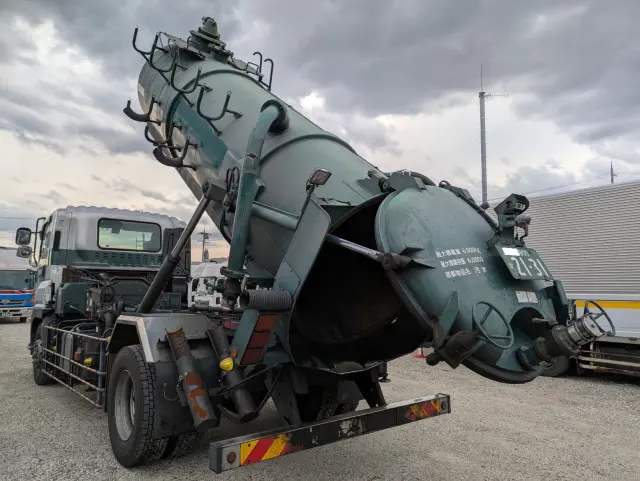 いすゞ ギガ 2KG-CVR60C(2WD)の写真15