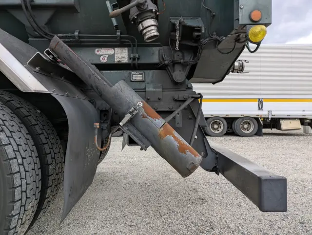 いすゞ ギガ 2KG-CVR60C(2WD)の写真20