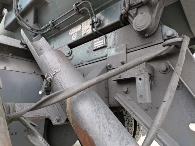 いすゞ ギガ 2KG-CVR60C(2WD)の写真21