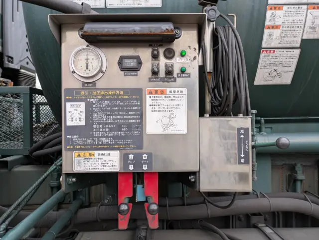 いすゞ ギガ 2KG-CVR60C(2WD)の写真26