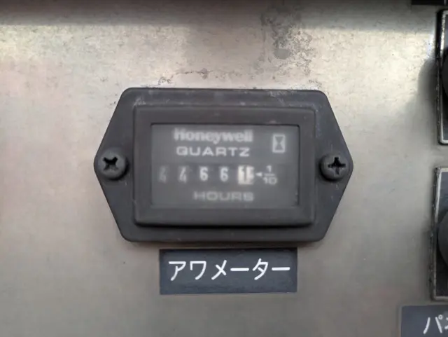 いすゞ ギガ 2KG-CVR60C(2WD)の写真27