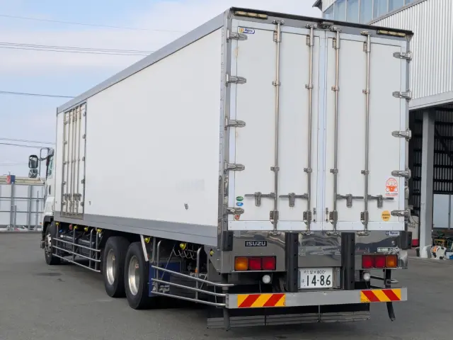 いすゞ ギガ 2KG-CYL77C(6x2)の写真4