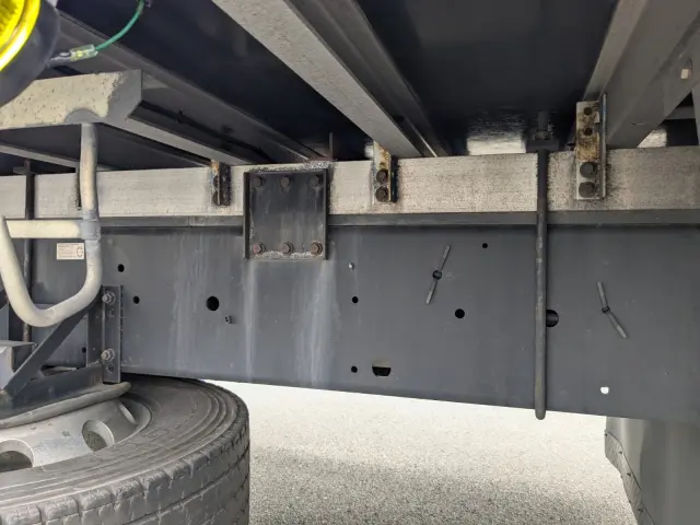 いすゞ ギガ 2KG-CYL77C(6x2)の写真11