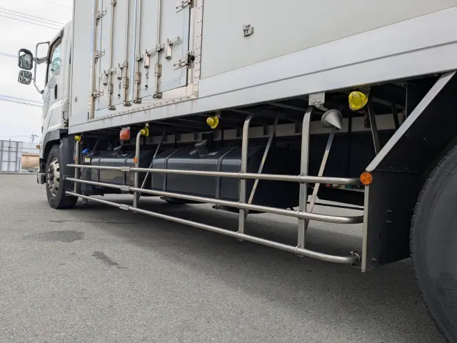 いすゞ ギガ 2KG-CYL77C(6x2)の写真14