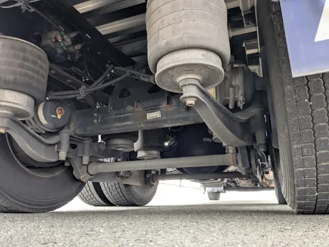 いすゞ ギガ 2KG-CYL77C(6x2)の写真18