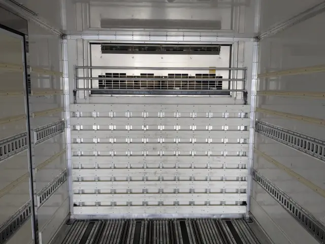 いすゞ ギガ 2KG-CYL77C(6x2)の写真24