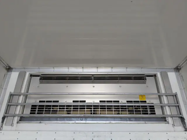 いすゞ ギガ 2KG-CYL77C(6x2)の写真26