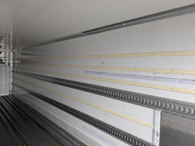 いすゞ ギガ 2KG-CYL77C(6x2)の写真29