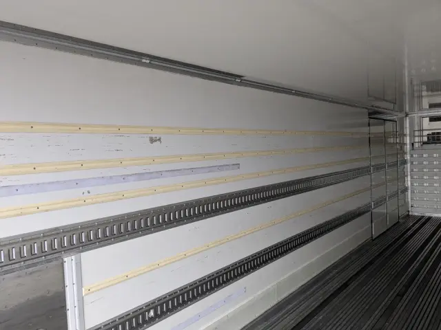 いすゞ ギガ 2KG-CYL77C(6x2)の写真30