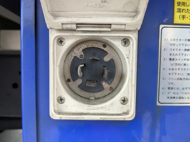 いすゞ ギガ 2KG-CYL77C(6x2)の写真33