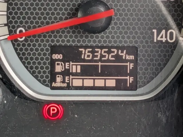 いすゞ ギガ 2KG-CYL77C(6x2)の写真37