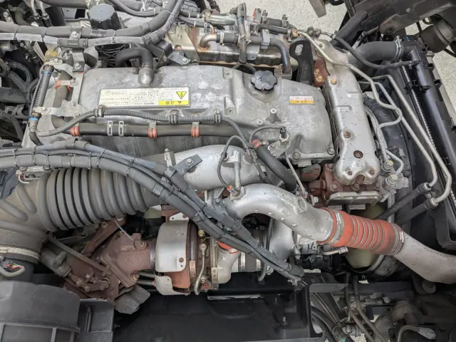 いすゞ ギガ 2KG-CYL77C(6x2)の写真44