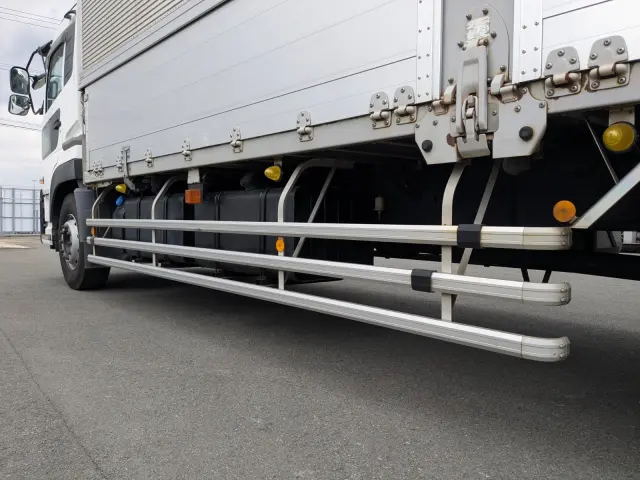 UD クオン 2PG-CD5CA(6x2)の写真15