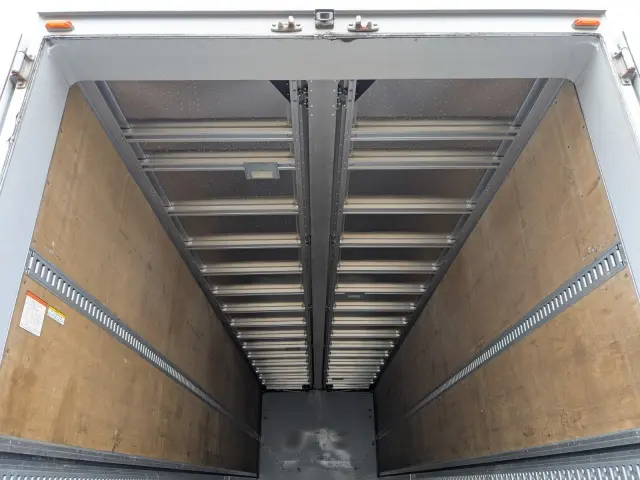 UD クオン 2PG-CD5CA(6x2)の写真21