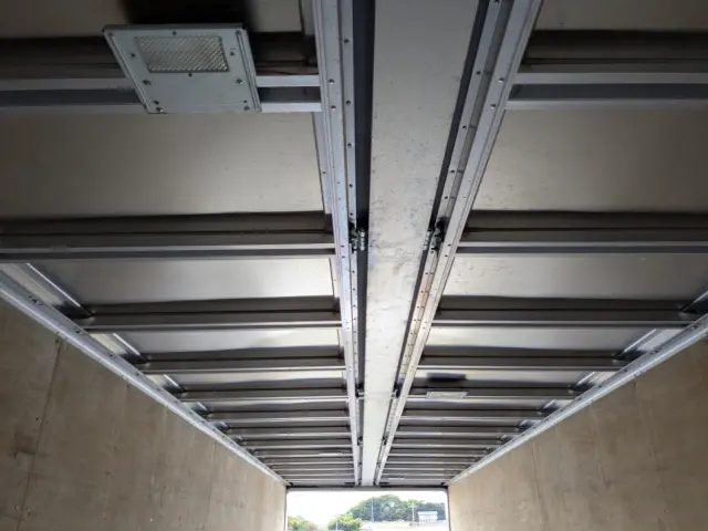 UD クオン 2PG-CD5CA(6x2)の写真27