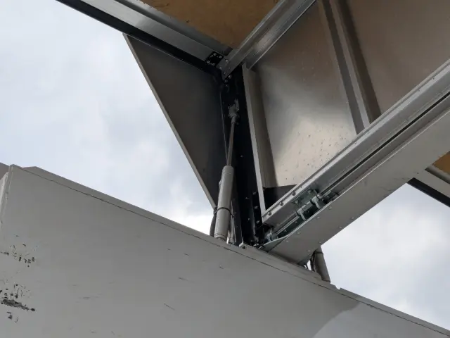 UD クオン 2PG-CD5CA(6x2)の写真33