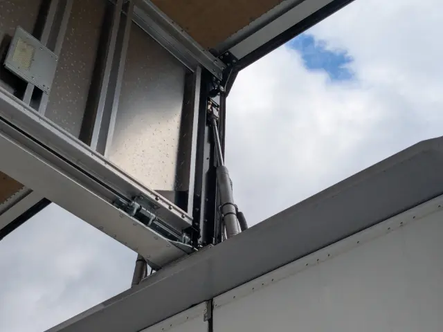 UD クオン 2PG-CD5CA(6x2)の写真34