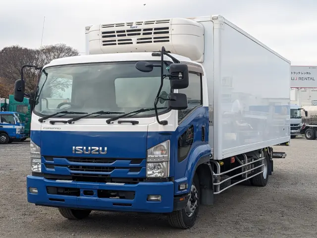 いすゞ フォワード LKG-FTR90T2(2WD)の写真1