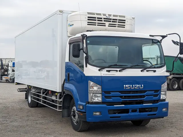 いすゞ フォワード LKG-FTR90T2(2WD)の写真3