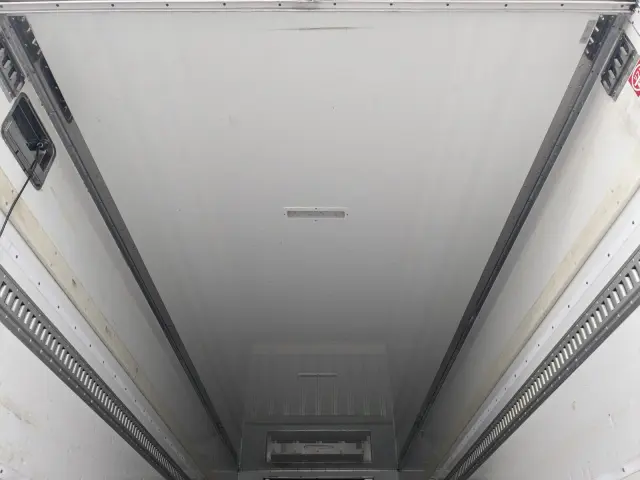 いすゞ フォワード LKG-FTR90T2(2WD)の写真15