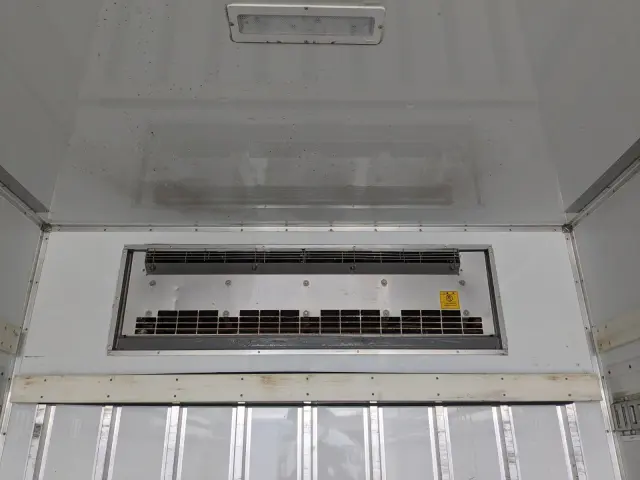 いすゞ フォワード LKG-FTR90T2(2WD)の写真17