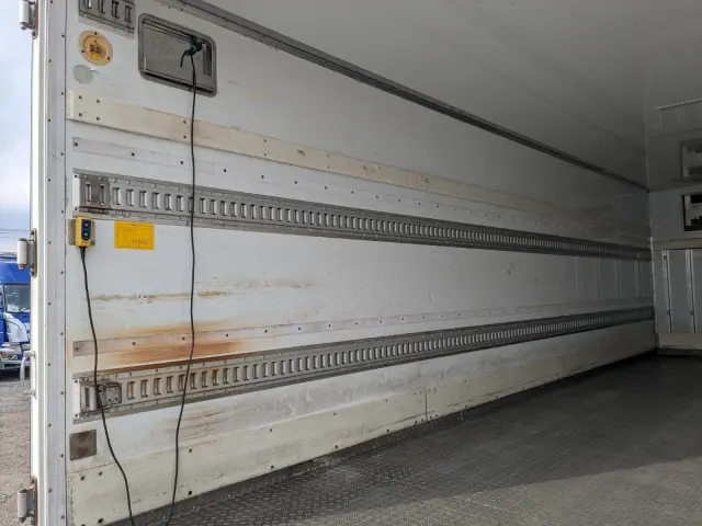 いすゞ フォワード LKG-FTR90T2(2WD)の写真21