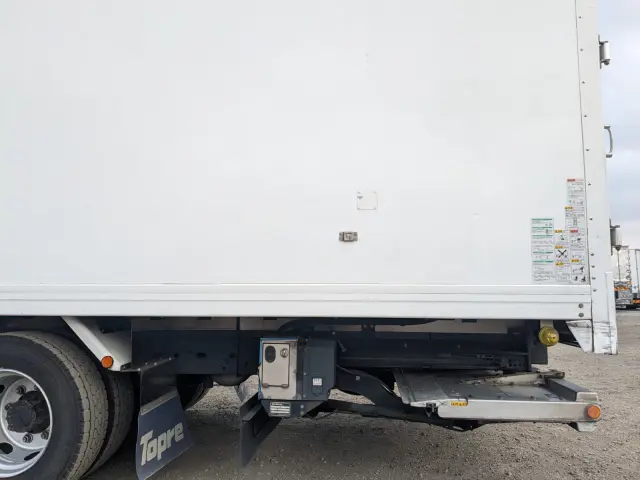 いすゞ フォワード LKG-FTR90T2(2WD)の写真23