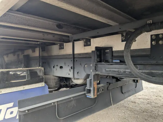 いすゞ フォワード LKG-FTR90T2(2WD)の写真26