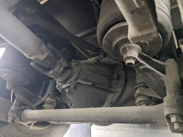 いすゞ フォワード LKG-FTR90T2(2WD)の写真27