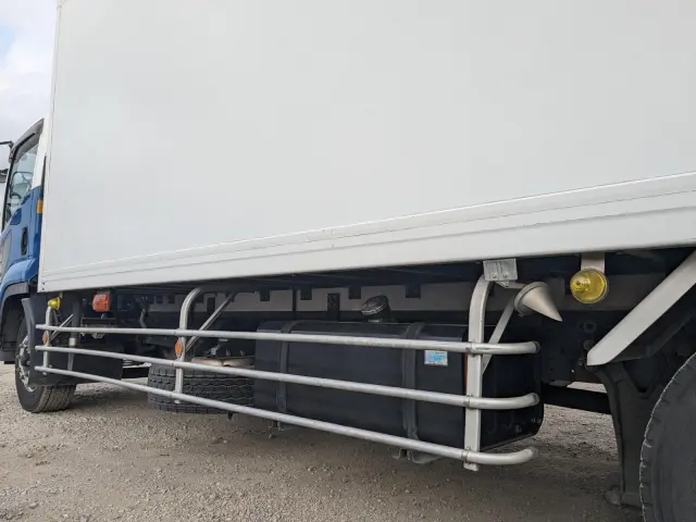 いすゞ フォワード LKG-FTR90T2(2WD)の写真29