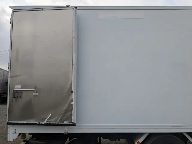 いすゞ フォワード LKG-FTR90T2(2WD)の写真31