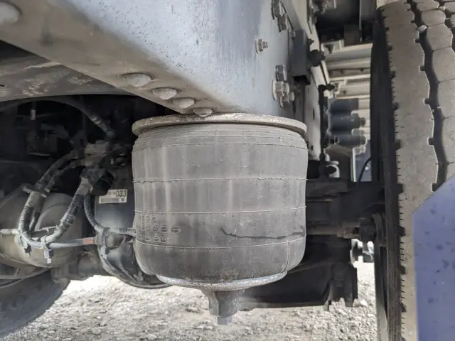 いすゞ フォワード LKG-FTR90T2(2WD)の写真36