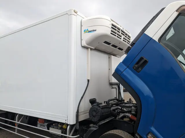 いすゞ フォワード LKG-FTR90T2(2WD)の写真48