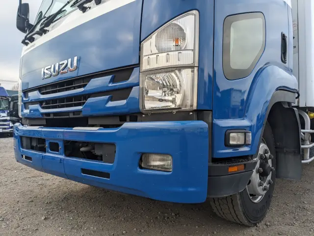 いすゞ フォワード LKG-FTR90T2(2WD)の写真49