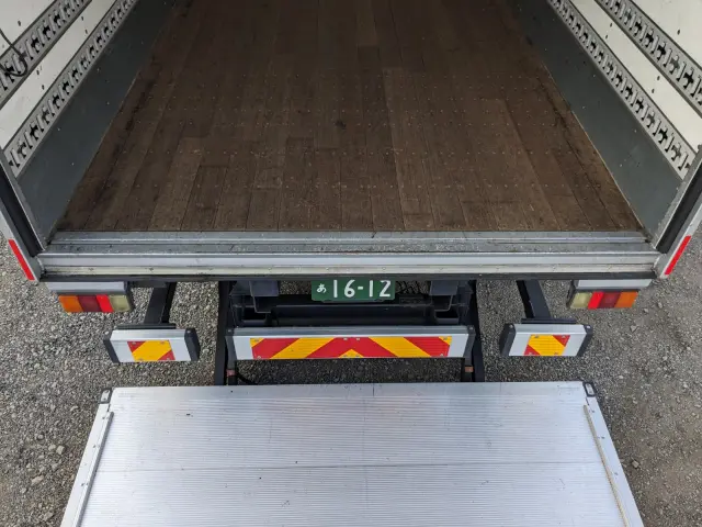 三菱 キャンター TPG-FEB80(2WD)の写真12