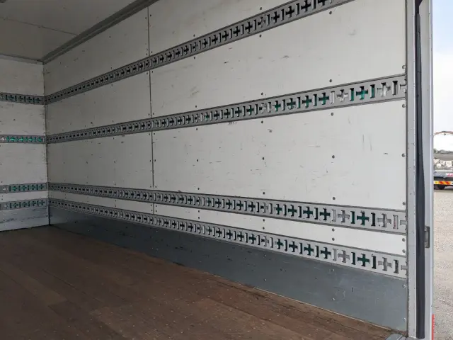 三菱 キャンター TPG-FEB80(2WD)の写真20