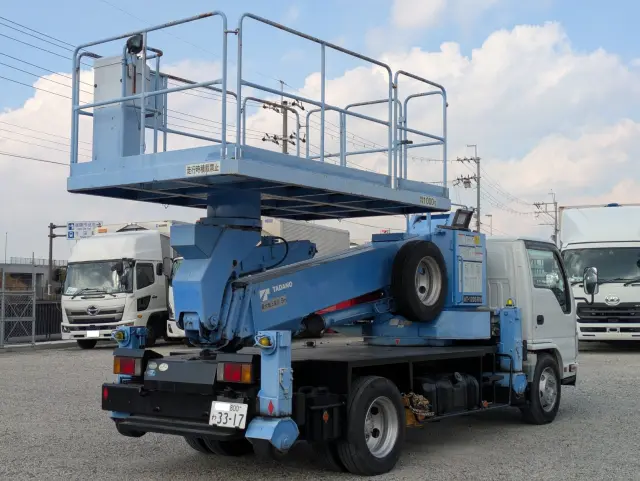 いすゞ エルフ SKG-NKR85YN(2WD)の写真8