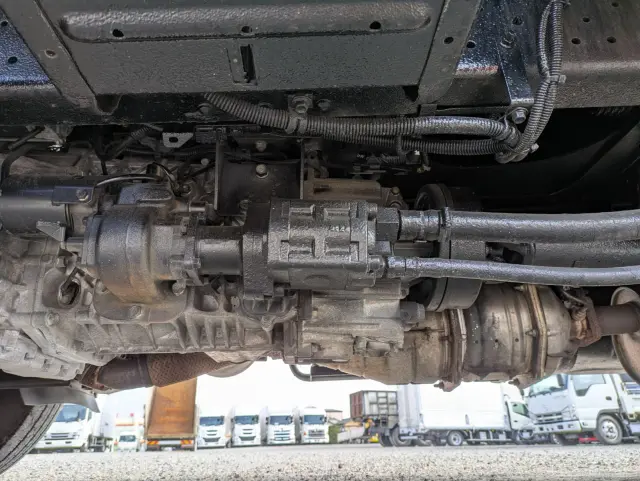 いすゞ エルフ SKG-NKR85YN(2WD)の写真16