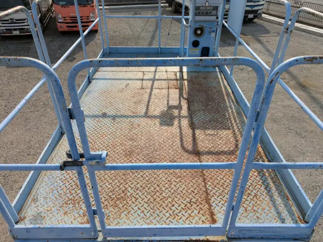 いすゞ エルフ SKG-NKR85YN(2WD)の写真22