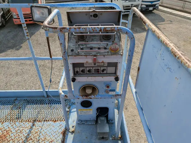 いすゞ エルフ SKG-NKR85YN(2WD)の写真23