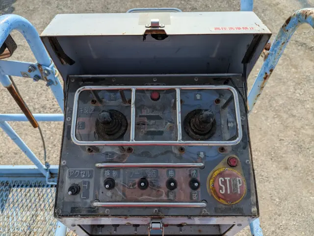 いすゞ エルフ SKG-NKR85YN(2WD)の写真24