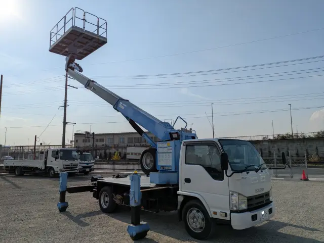 いすゞ エルフ SKG-NKR85YN(2WD)の写真27