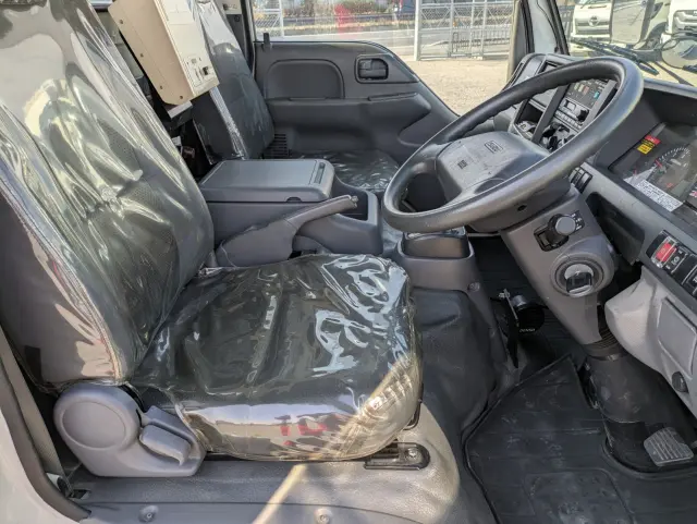 いすゞ エルフ SKG-NKR85YN(2WD)の写真32