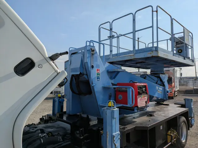 いすゞ エルフ SKG-NKR85YN(2WD)の写真38