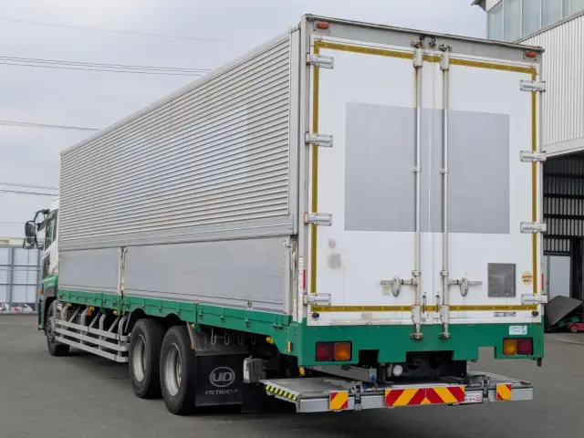 UD クオン QKG-CD5ZA(6x2)の写真4