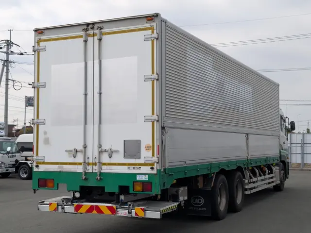 UD クオン QKG-CD5ZA(6x2)の写真5