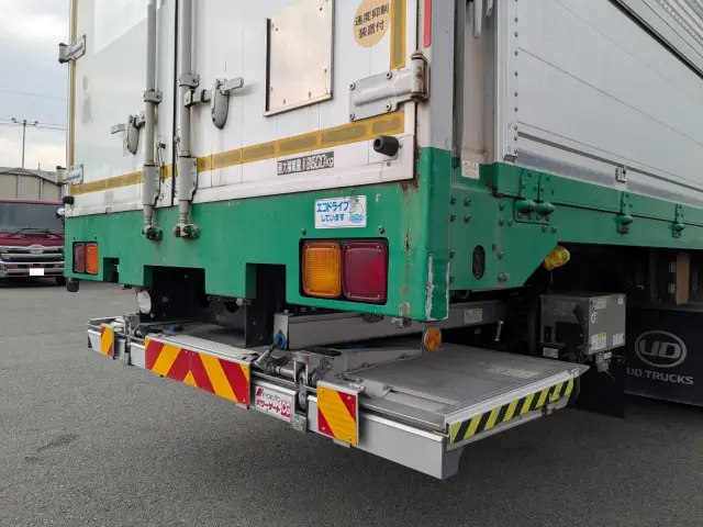 UD クオン QKG-CD5ZA(6x2)の写真7