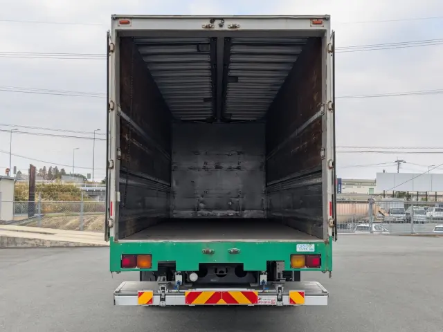 UD クオン QKG-CD5ZA(6x2)の写真9