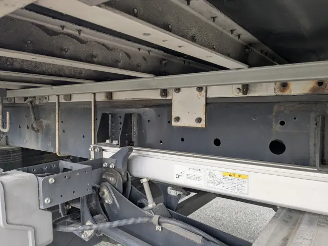 UD クオン QKG-CD5ZA(6x2)の写真11